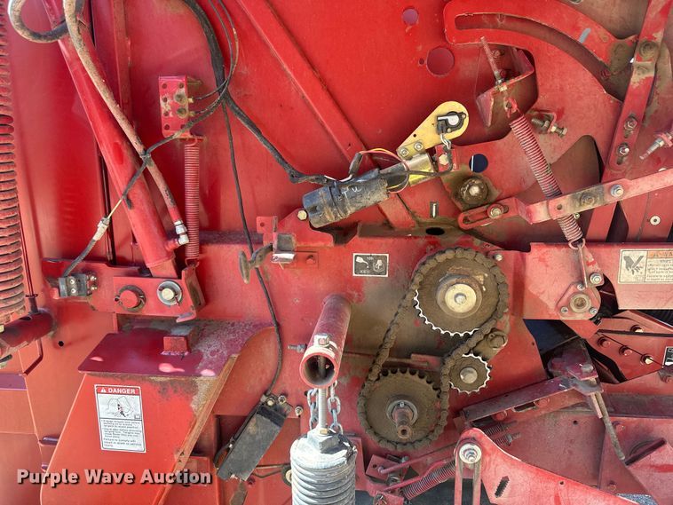 image for item OC9497 2007 New Holland BR780A  round baler