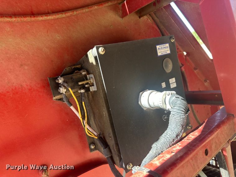 image for item OC9497 2007 New Holland BR780A  round baler