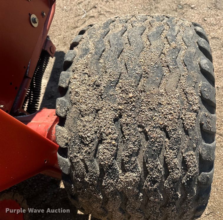 image for item OC9497 2007 New Holland BR780A  round baler