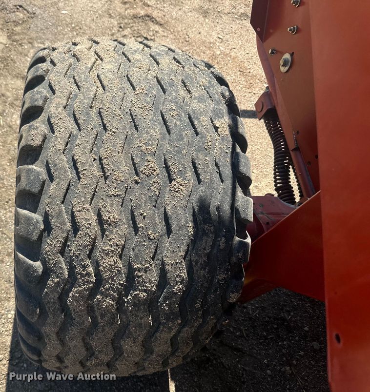 image for item OC9497 2007 New Holland BR780A  round baler