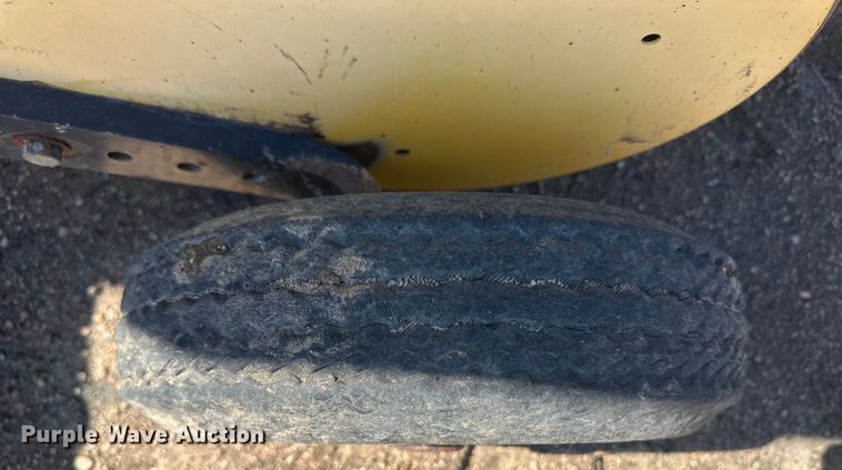 image for item OC9497 2007 New Holland BR780A  round baler