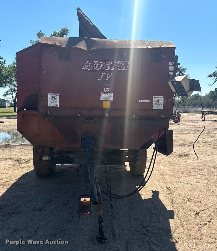 image for item OC9499 RotoMix 354-12  bale processor