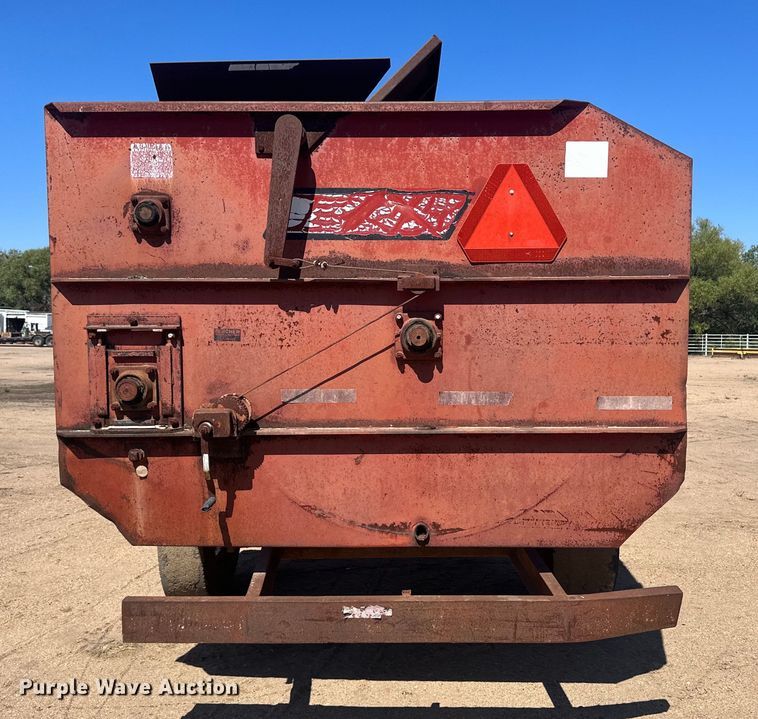 image for item OC9499 RotoMix 354-12  bale processor