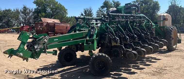 image for item OC9503 2010 Great Plains YP-1225-TR  split row no-till planter