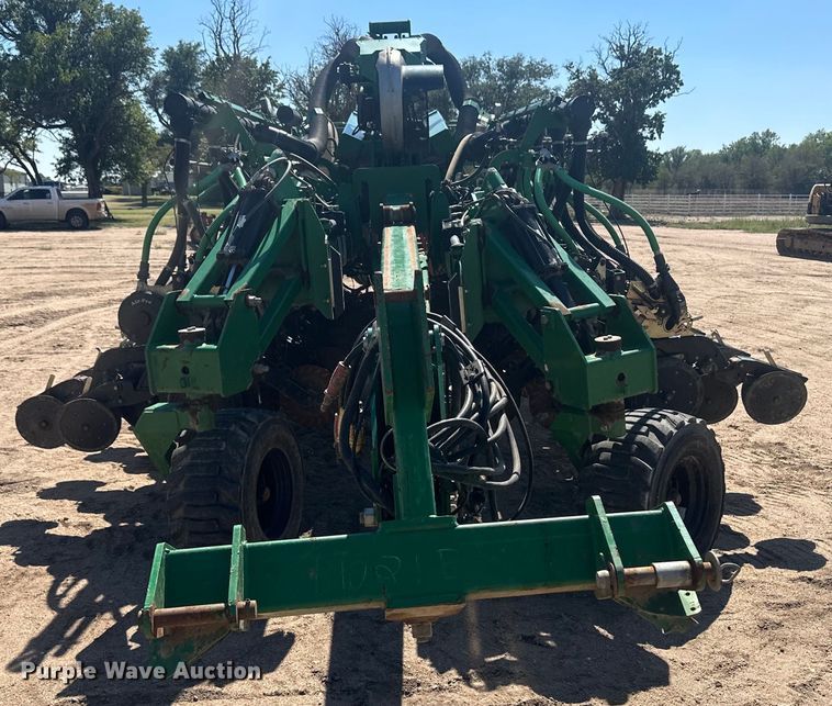 image for item OC9503 2010 Great Plains YP-1225-TR  split row no-till planter