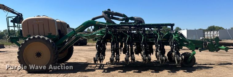 image for item OC9503 2010 Great Plains YP-1225-TR  split row no-till planter