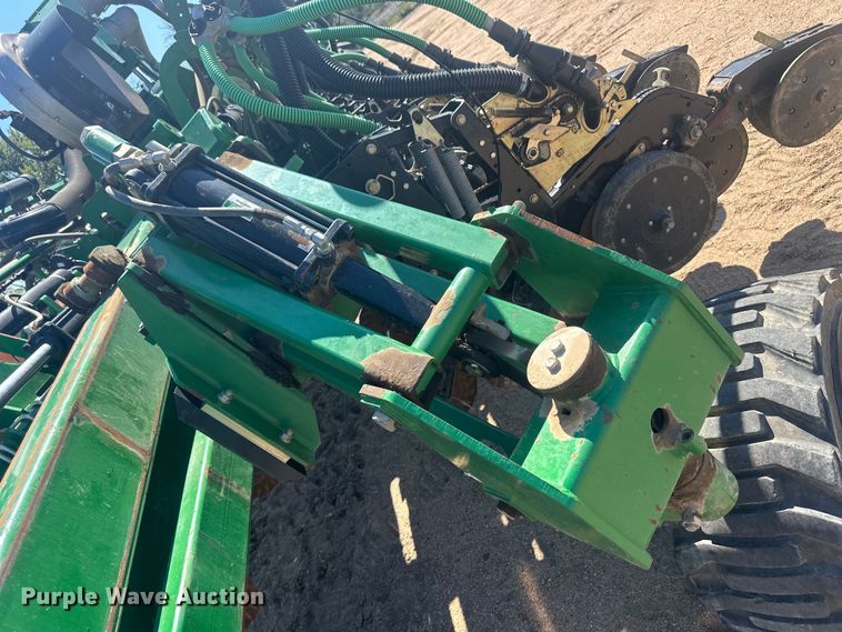 image for item OC9503 2010 Great Plains YP-1225-TR  split row no-till planter