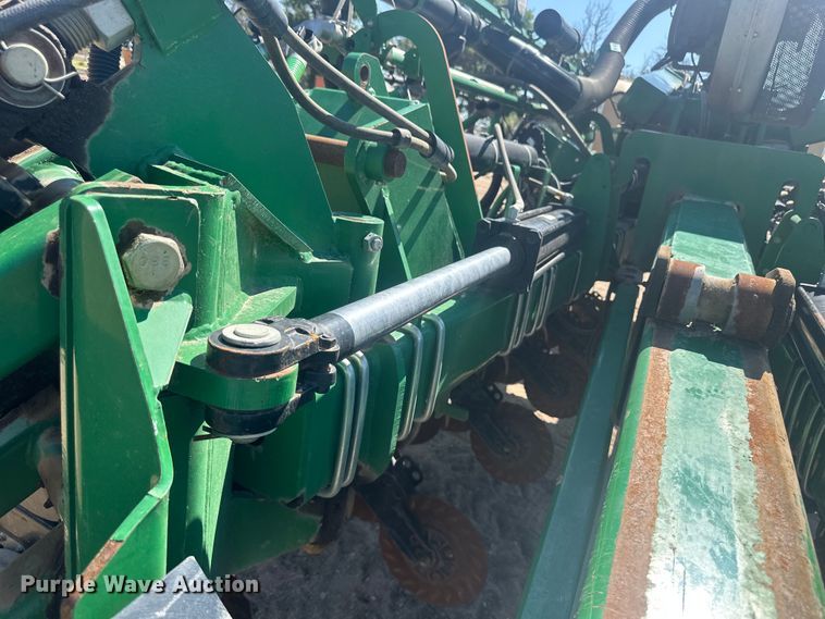 image for item OC9503 2010 Great Plains YP-1225-TR  split row no-till planter