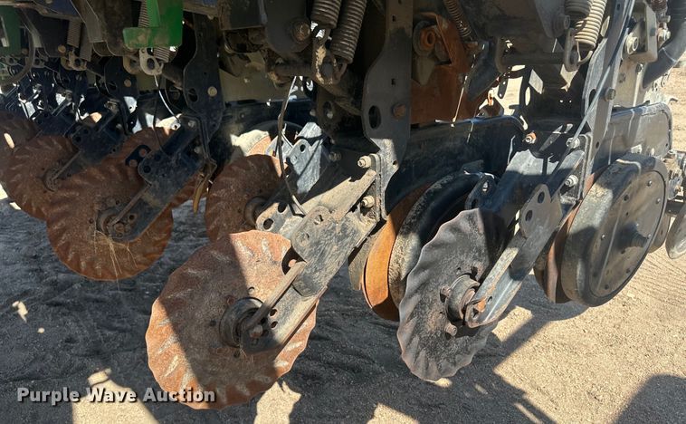 image for item OC9503 2010 Great Plains YP-1225-TR  split row no-till planter