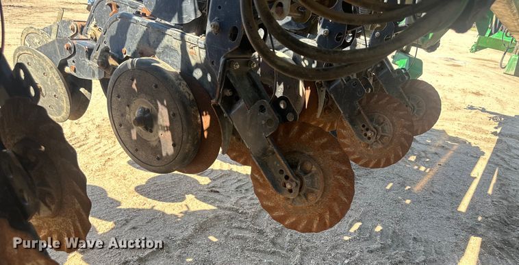 image for item OC9503 2010 Great Plains YP-1225-TR  split row no-till planter