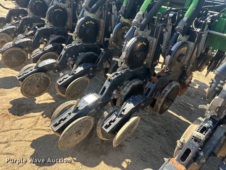 image for item OC9503 2010 Great Plains YP-1225-TR  split row no-till planter