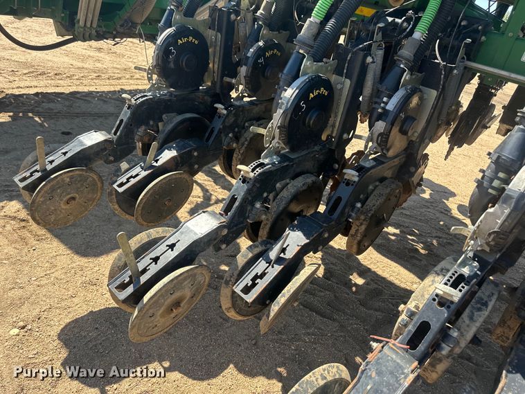 image for item OC9503 2010 Great Plains YP-1225-TR  split row no-till planter