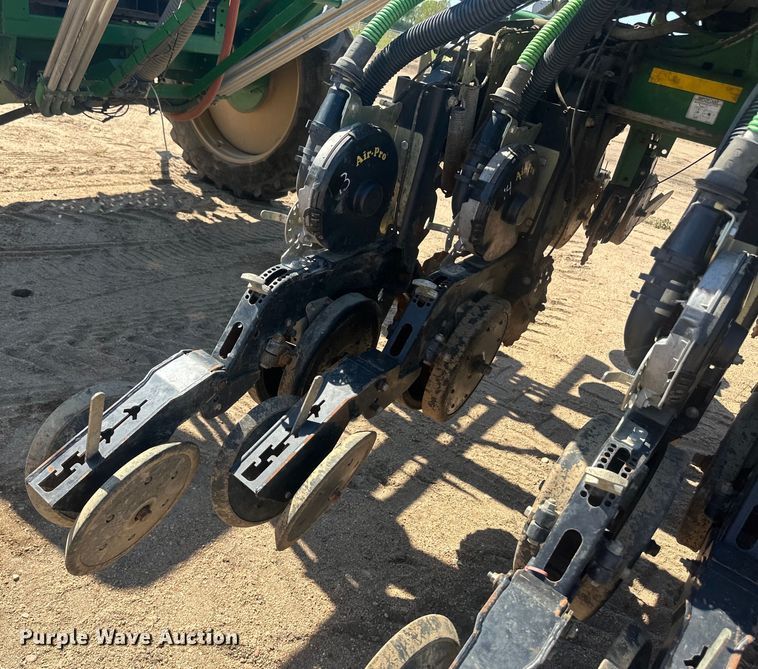 image for item OC9503 2010 Great Plains YP-1225-TR  split row no-till planter