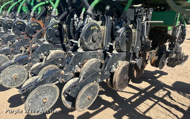 image for item OC9503 2010 Great Plains YP-1225-TR  split row no-till planter