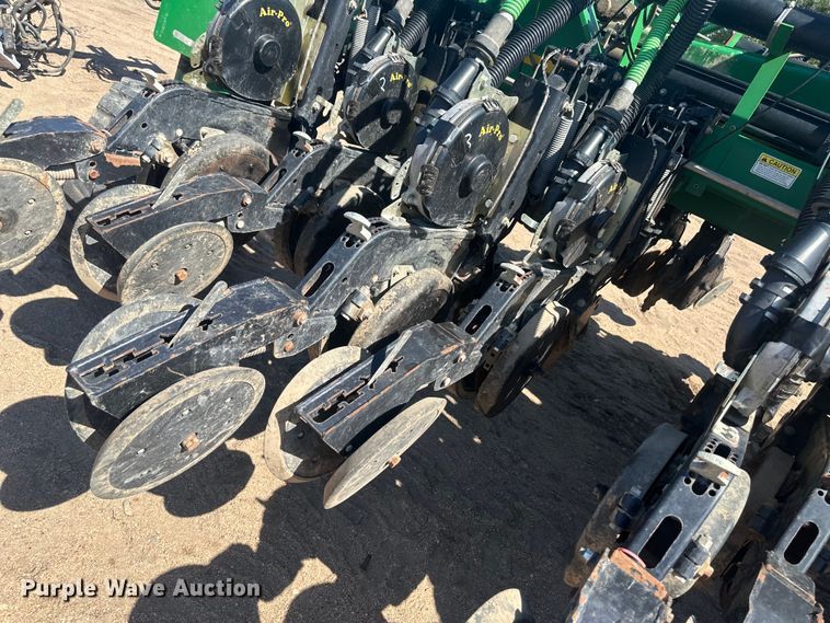 image for item OC9503 2010 Great Plains YP-1225-TR  split row no-till planter