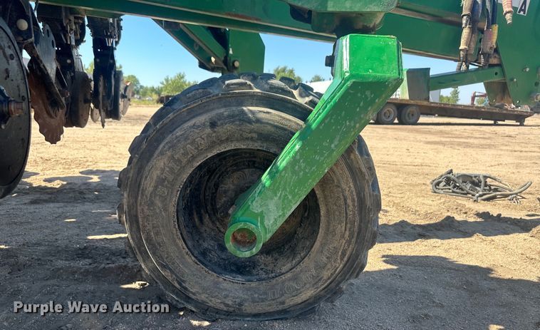 image for item OC9503 2010 Great Plains YP-1225-TR  split row no-till planter