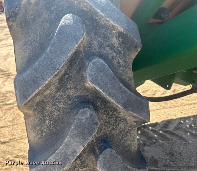 image for item OC9503 2010 Great Plains YP-1225-TR  split row no-till planter