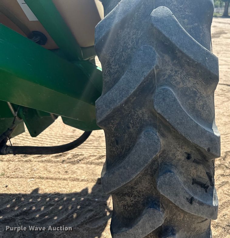 image for item OC9503 2010 Great Plains YP-1225-TR  split row no-till planter