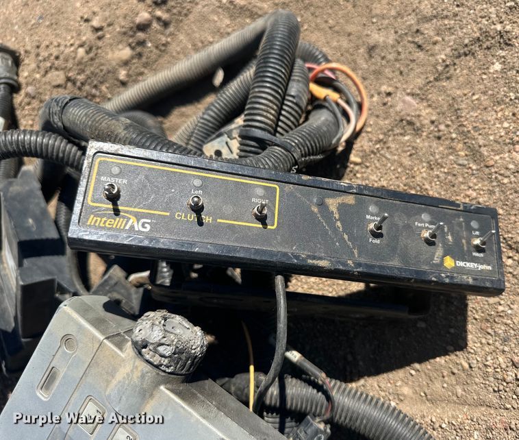 image for item OC9503 2010 Great Plains YP-1225-TR  split row no-till planter