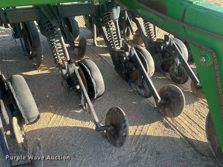 image for item OC9508 John Deere 750  grain drill