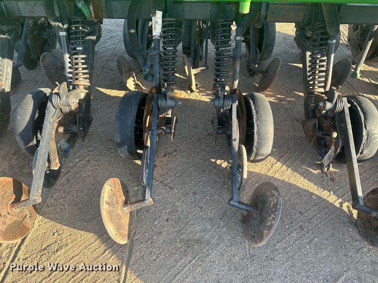 image for item OC9508 John Deere 750  grain drill