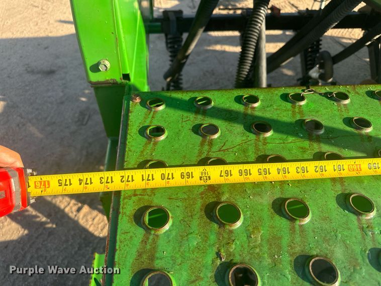 image for item OC9508 John Deere 750  grain drill
