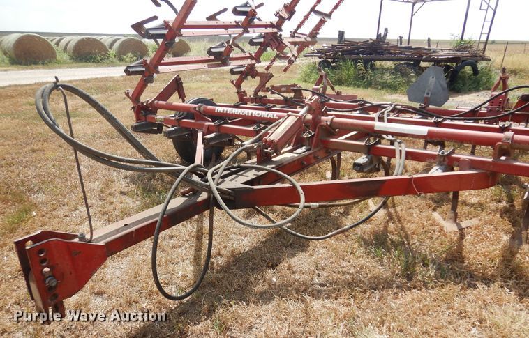 image for item OF9391 International Harvester  field cultivator