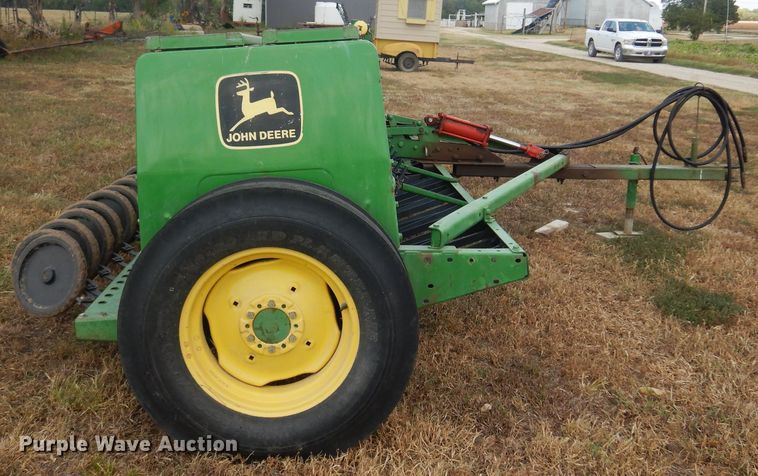 image for item OF9392 John Deere 452  grain drill