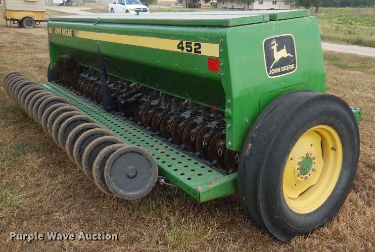 image for item OF9392 John Deere 452  grain drill