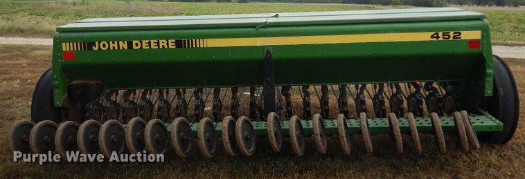 image for item OF9392 John Deere 452  grain drill