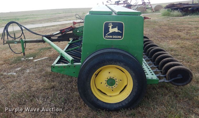 image for item OF9392 John Deere 452  grain drill