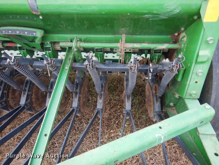 image for item OF9392 John Deere 452  grain drill