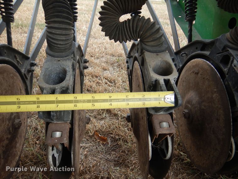 image for item OF9392 John Deere 452  grain drill