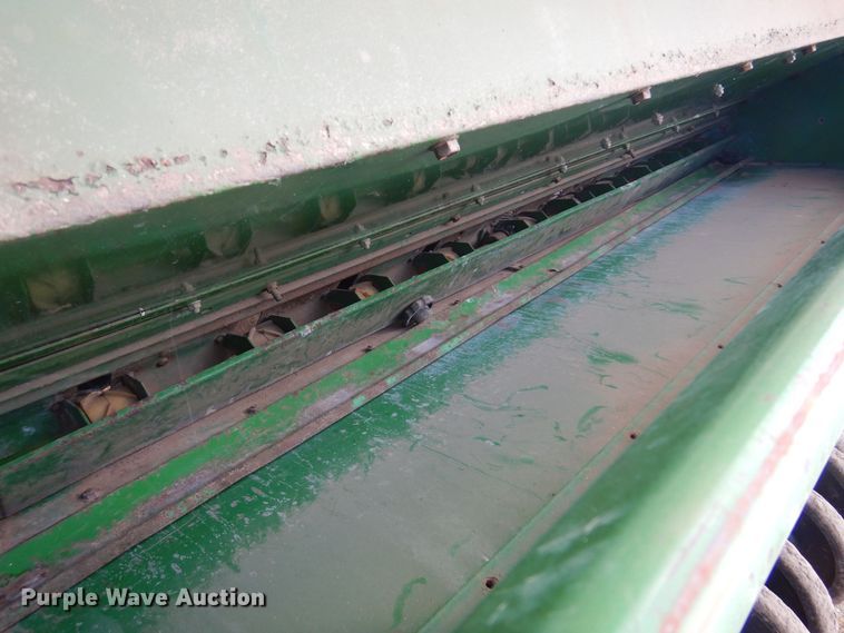 image for item OF9392 John Deere 452  grain drill