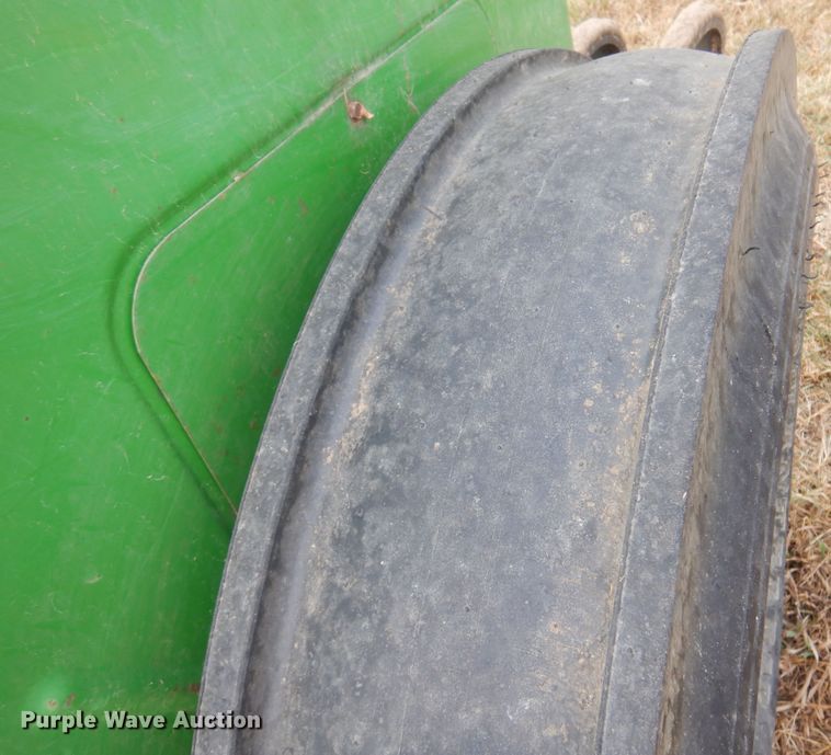 image for item OF9392 John Deere 452  grain drill