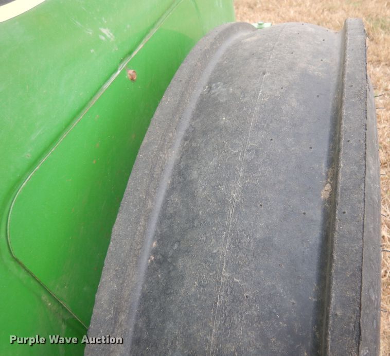 image for item OF9392 John Deere 452  grain drill