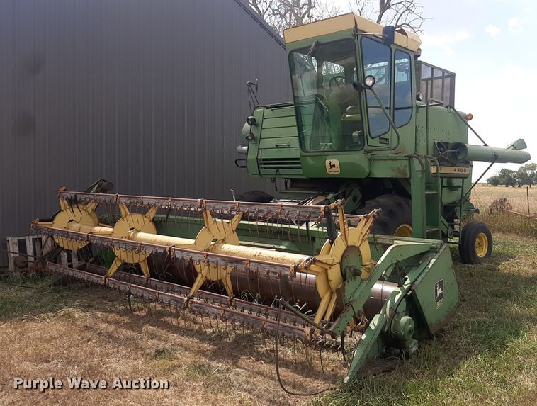 image for item OF9398 John Deere 4400  combine