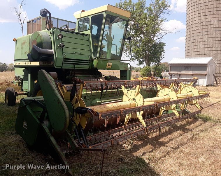 image for item OF9398 John Deere 4400  combine