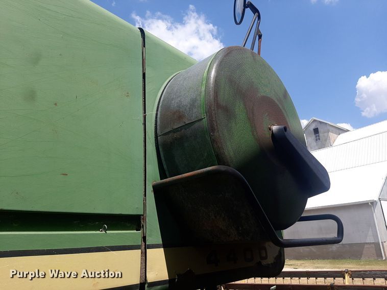 image for item OF9398 John Deere 4400  combine