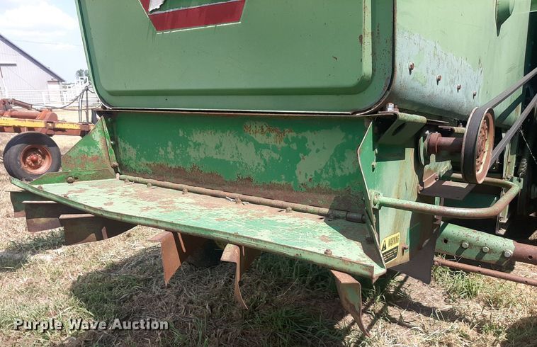 image for item OF9398 John Deere 4400  combine