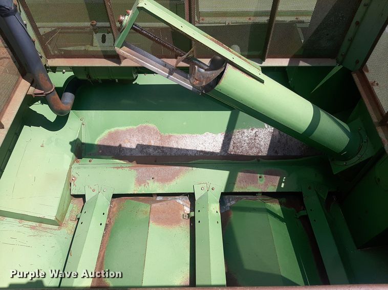 image for item OF9398 John Deere 4400  combine