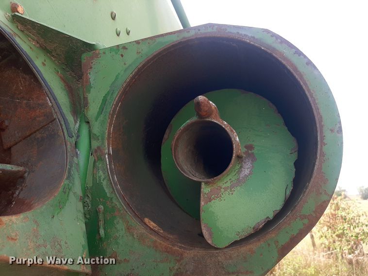 image for item OF9398 John Deere 4400  combine