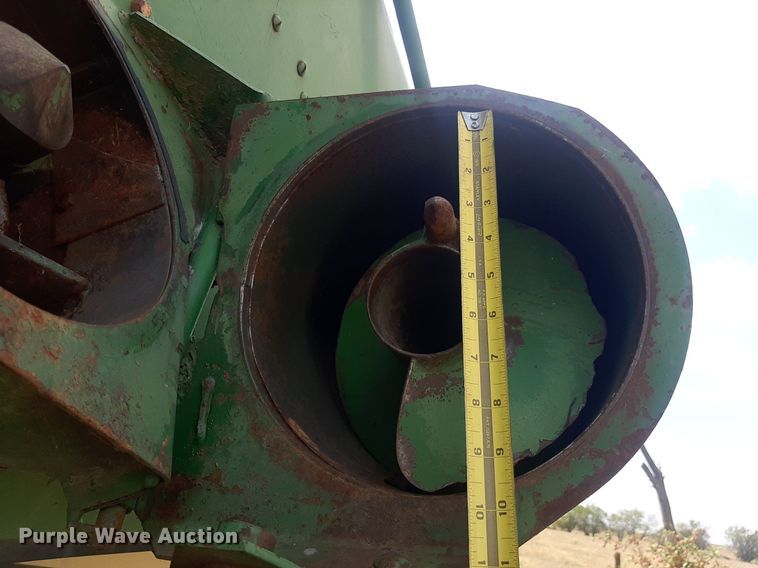 image for item OF9398 John Deere 4400  combine