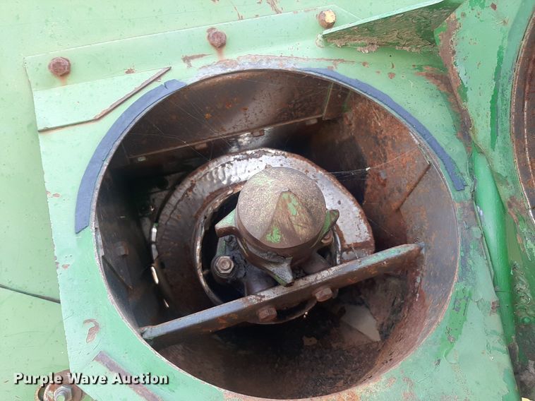 image for item OF9398 John Deere 4400  combine