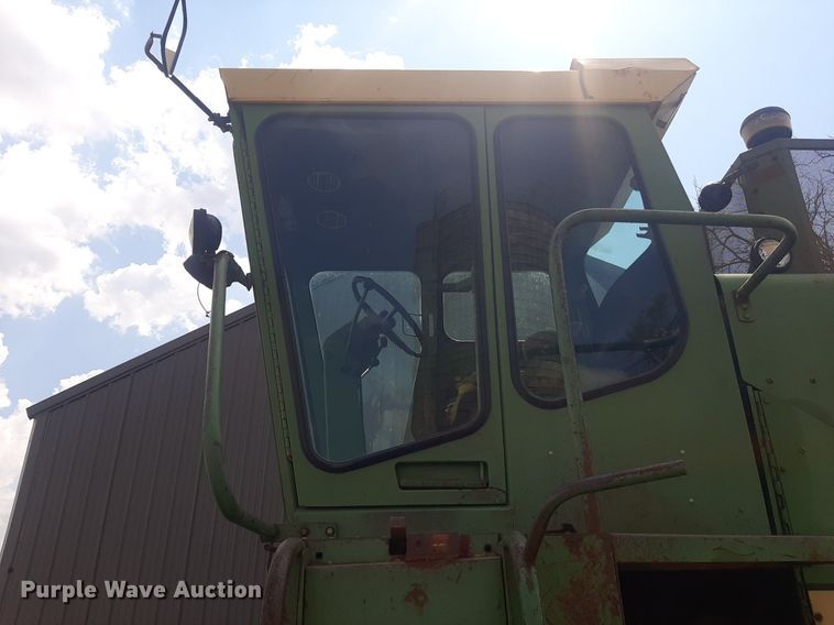 image for item OF9398 John Deere 4400  combine