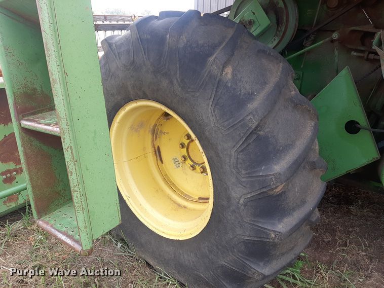 image for item OF9398 John Deere 4400  combine