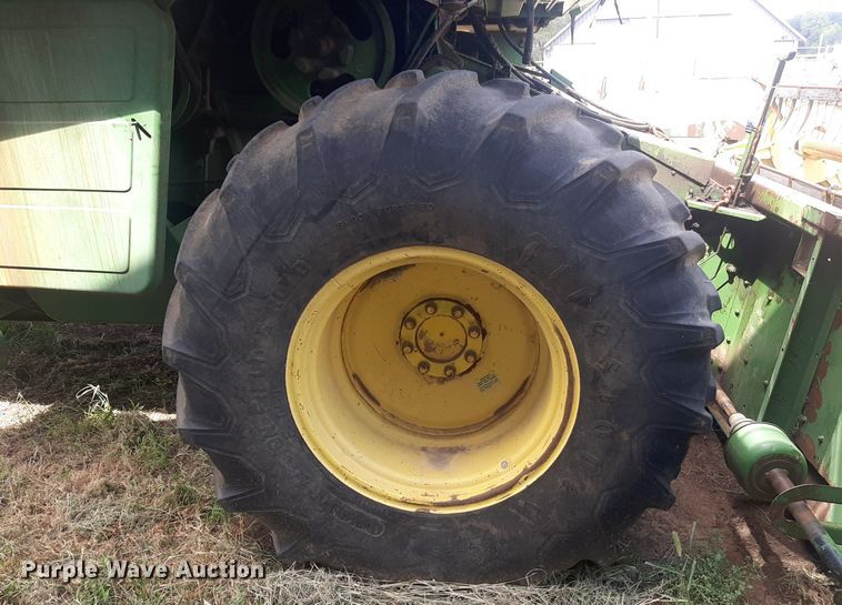 image for item OF9398 John Deere 4400  combine