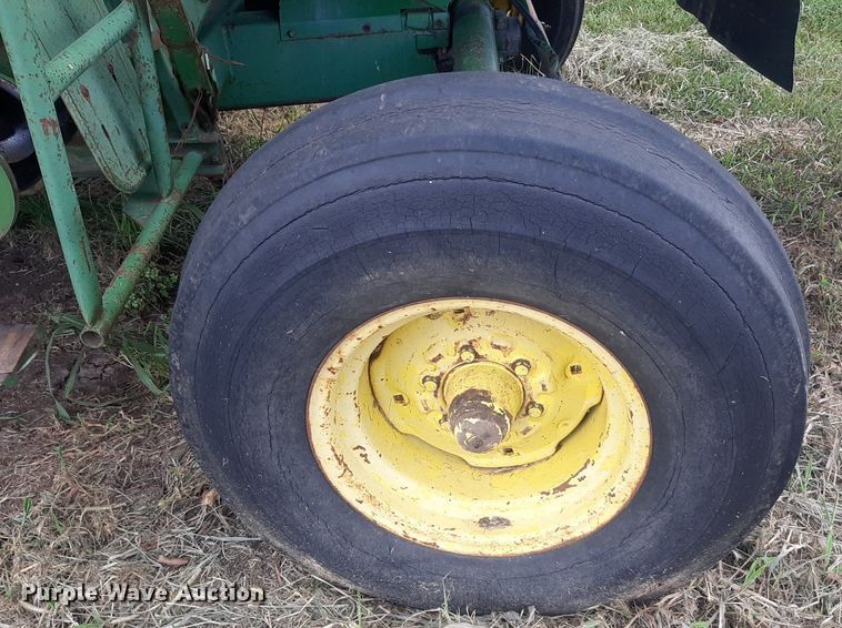 image for item OF9398 John Deere 4400  combine