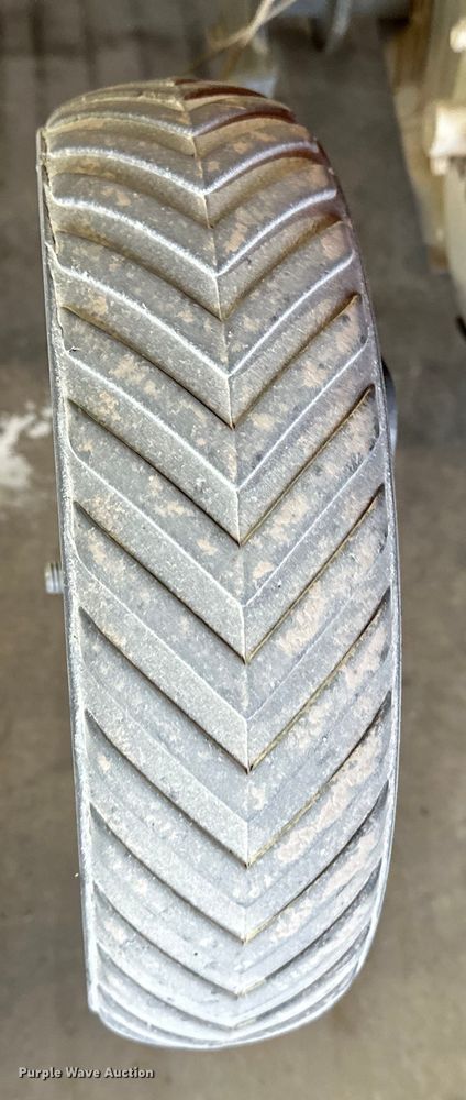 image for item OG9229 Massey Ferguson 2946A  round baler