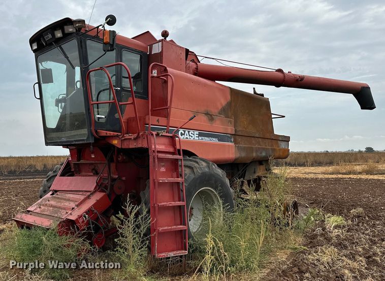 image for item OG9230 1987 Case 1680  combine